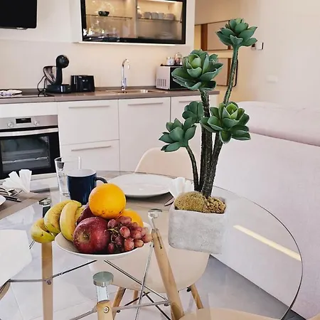 Nogalera Quintessence With Private Parking By Namaste Elite Appartement